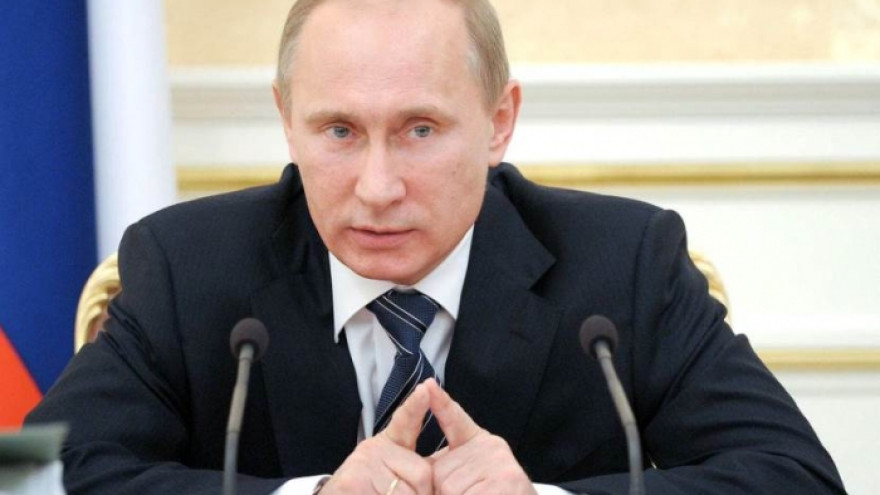 Владимир Путин предложил помогать молодым родителям ежемесячными выплатами за первенца