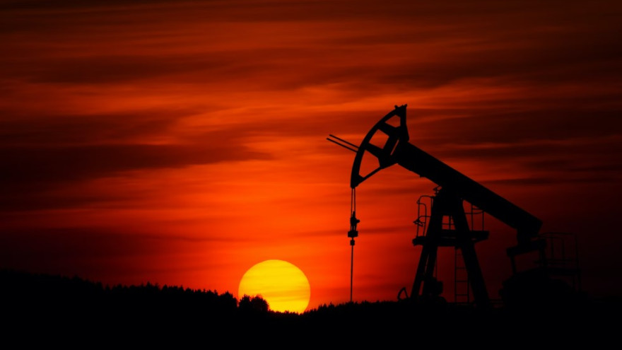 Новак сообщил о продлении добровольного сокращения поставок нефти Россией