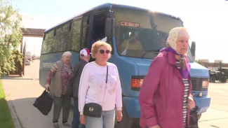 В Новом Уренгое ямальцам серебряного возраста устроили экскурсию на базу отдыха