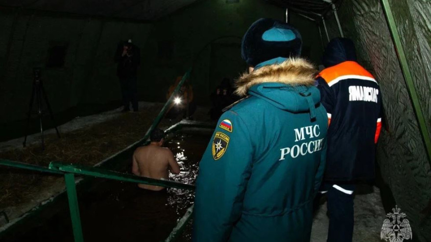 В Крещение на Ямале 5 тыс. человек окунулись в купели
