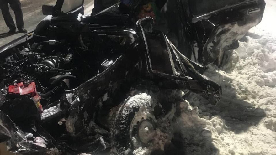 Машину полностью раскурочило: в автокатастрофе на трассе в ЯНАО погибли 2 человека