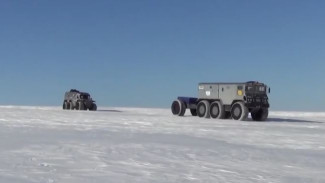 «Якутскими тропами»: экстремалы отправились в арктическую экспедицию на вездеходе «Бурлак»