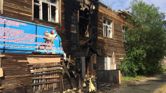 В Салехарде горело заброшенное здание Тюменского индустриального университета (ВИДЕО)