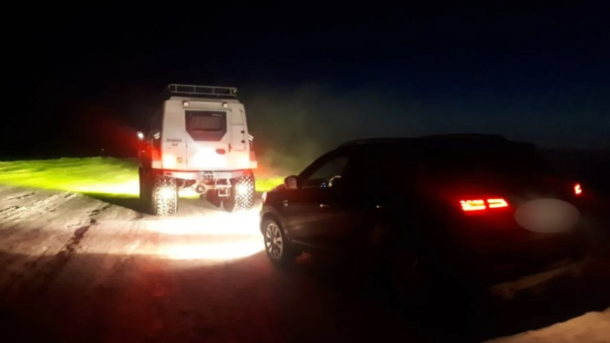 Спасатели Ямалспаса вызволили из снежного плена троих человек в Шурышкарском районе