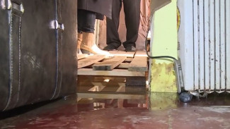 Житель окружной столицы, имея собственное жилье, остался практически бездомным