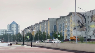 Густой смог и запах гари: жители Надыма задыхаются от дымовой завесы