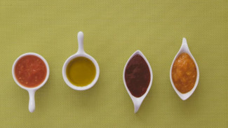Диетологи назвали самые вредные соусы в вашем холодильнике