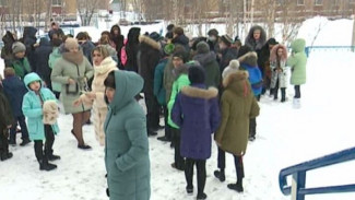 Школьников Губкинского учили эвакуироваться в случае пожара