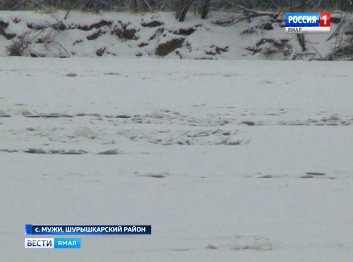 На Ямале мужчина потонул в полынье. супруга и дочь спаслись На Ямале мужчина потонул в полынье. супруга и дочь спаслись