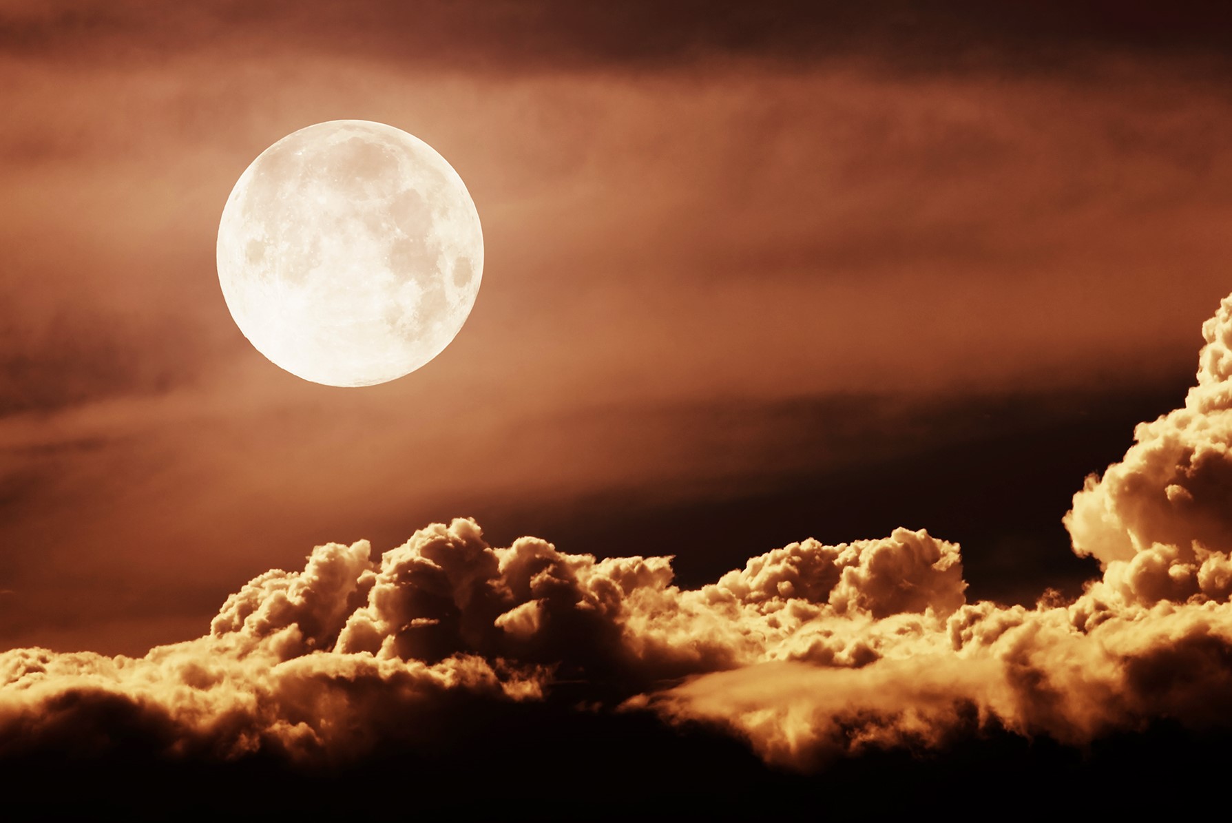 Светлый перед луны. Лунное небо. Луна на небе. Полнолуние. Коричневая Луна.