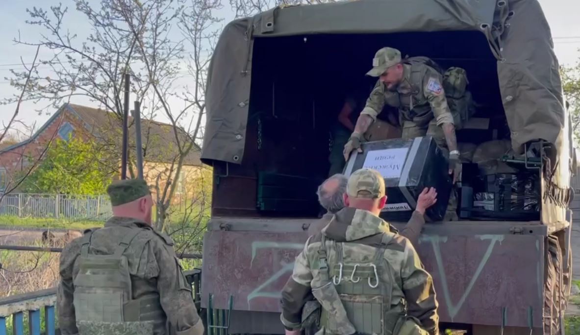 Ямал своих не бросает: в зону СВО прибыл грузовик с гуманитарной помощью от  северян – Новости Салехарда и ЯНАО – Вести. Ямал. Актуальные новости Ямала